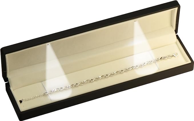 Elegant 7AGAT jewelry box with LED lighting for long chains, ideal for proposal presentation and jewelry storage.
