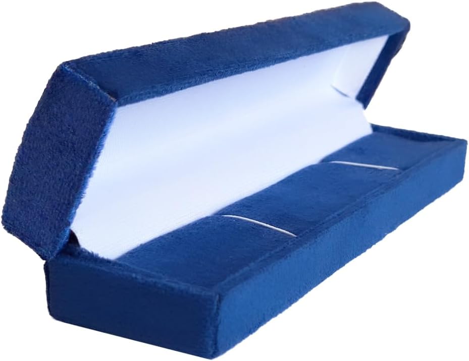 7AGAT velvet jewelry box for long chain gifts, bracelets, and accessories, featuring a stylish display and storage compartment.