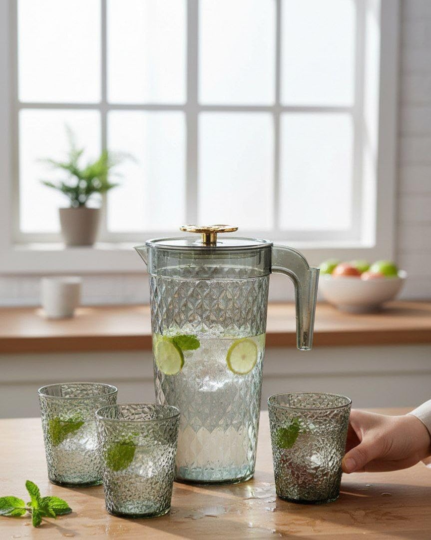 7AGAT acrylic water pitcher with 4 matching cups, lightweight, durable tableware set with easy-pour spout for beverages