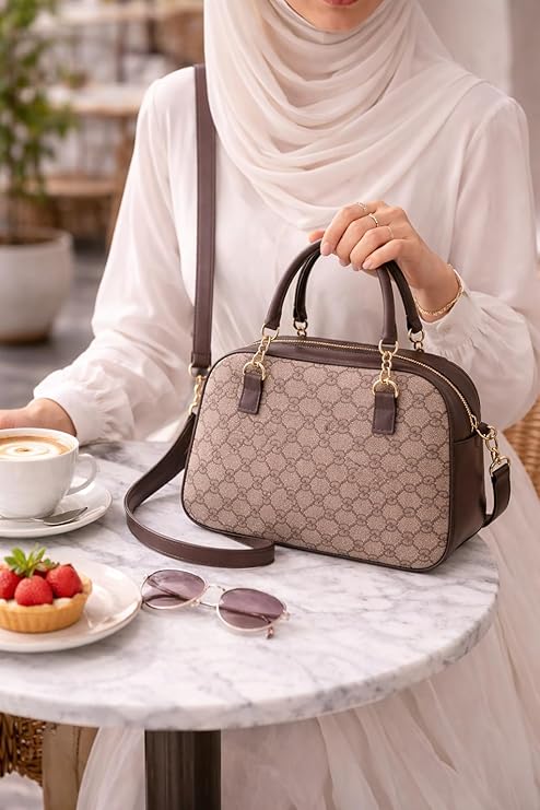 7AGAT women's handbag with stylish shoulder and crossbody design, casual and evening purse, made of sleek leather material.