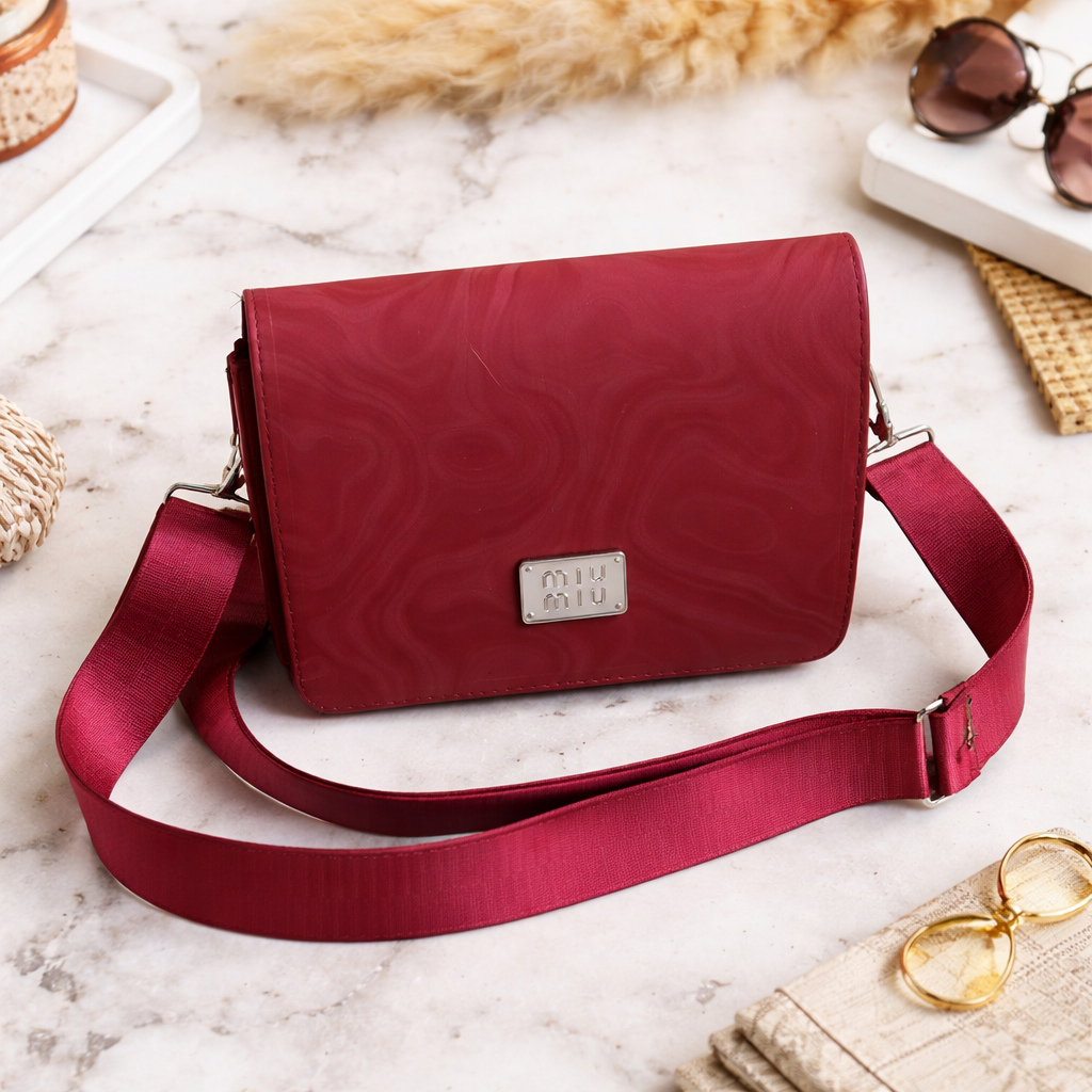 Stylish 7AGAT women’s handbag with shoulder and crossbody straps, casual and evening fashion purse, featuring sleek design and durable material.