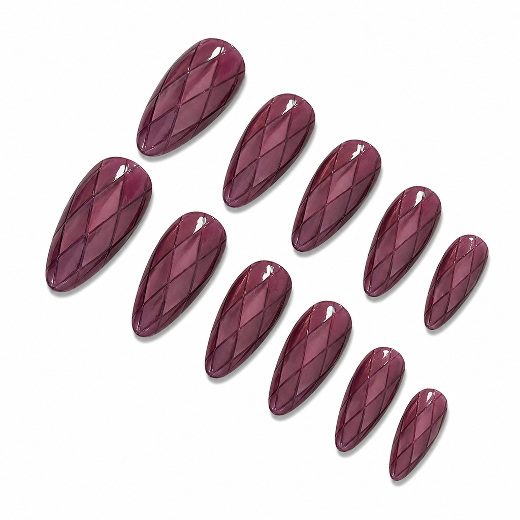 Set of 12 glossy, reusable press-on nails from 7AGAT made of ABS material, suitable for daily wear and special occasions.