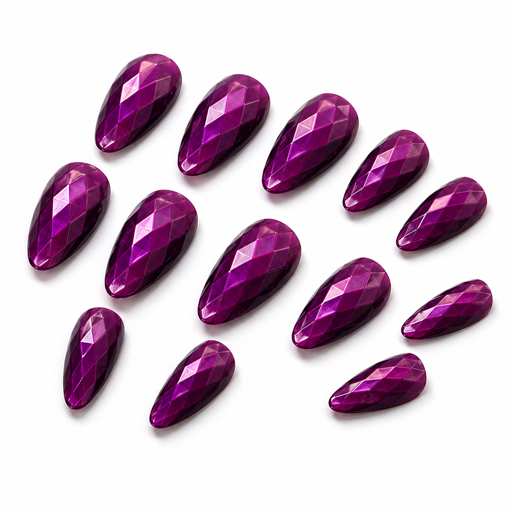 Set of 12 glossy, reusable press-on nails from 7AGAT, made of ABS material, for daily wear and special occasions.
