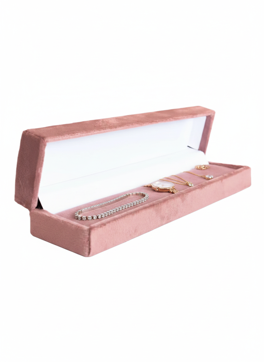 Velvet jewelry box for long chain gifts, bracelets, and accessories by 7AGAT, featuring a stylish display and storage compartment.