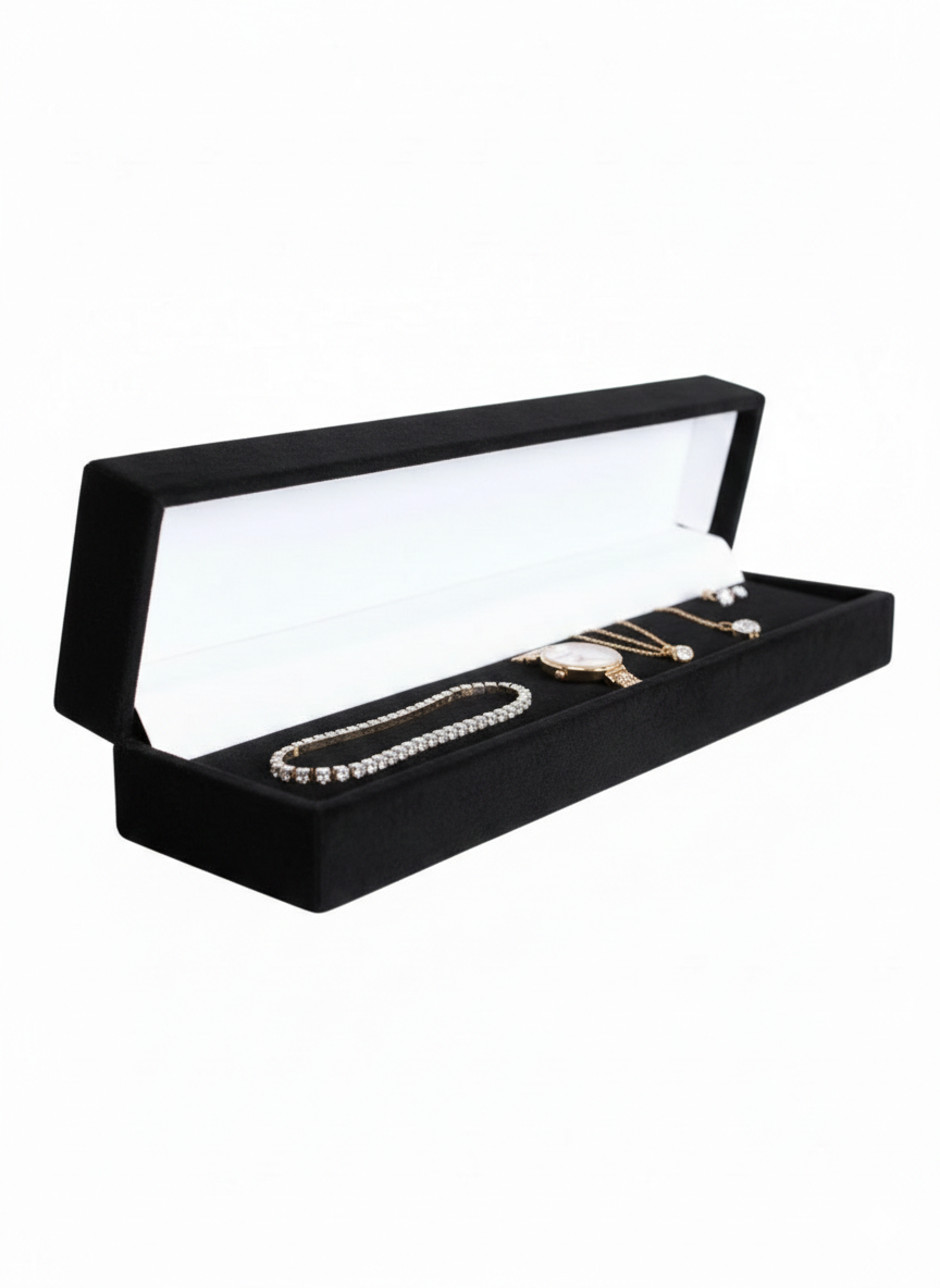 Velvet jewelry box by 7AGAT for storing long chain gifts, bracelets, and accessories, with a soft interior and display space