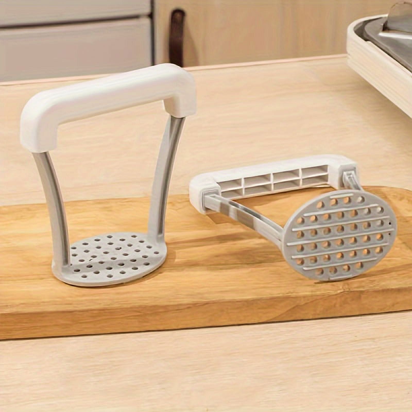 7AGAT manual potato masher with plastic handle, ideal for mashing potatoes, vegetables, and fruits in the kitchen.